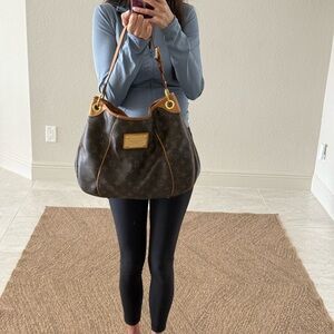 Louis Vuitton Galleria Monogram Bag